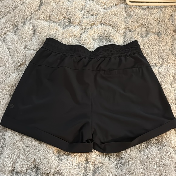 Lulu flowy shorts - Picture 2 of 3
